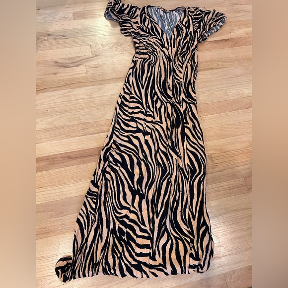 VRG GRL Drop The Print Bias Cut Maxi Dress, Size 8 - Picture 4 of 5